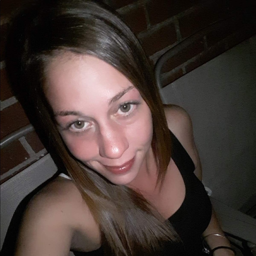 Meet your Posher, Olivia